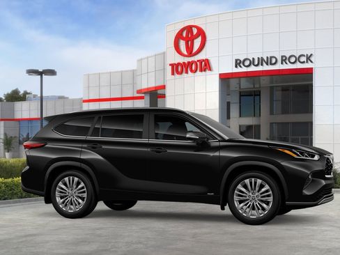 New 2026 Toyota Highlander Platinum image 13