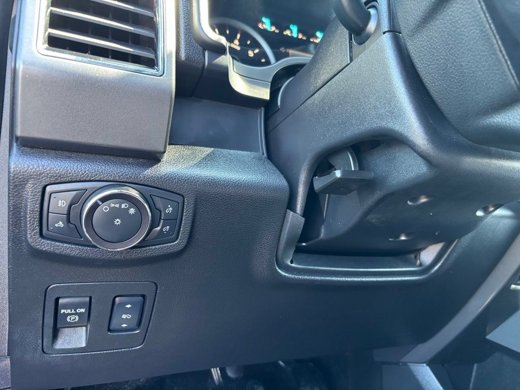 Used 2018 Ford F150 XLT w/ Equipment Group 302A Luxury AWD/4WD image 41