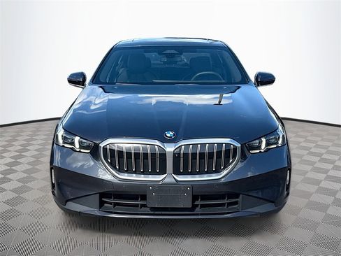 Used 2024 BMW 530i xDrive image 2