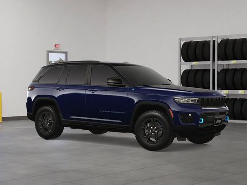 New 2024 Jeep Grand Cherokee Trailhawk w/ Advanced Protech Group II image 8