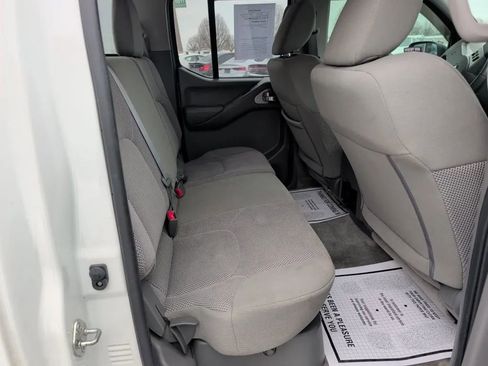 Used 2018 Nissan Frontier SV image 22