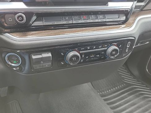 Used 2025 Chevrolet Silverado 2500 LT w/ Convenience Package AWD/4WD image 17