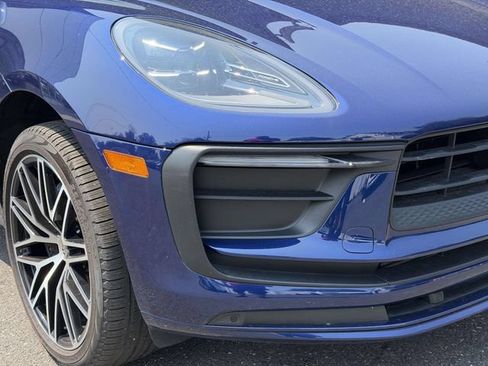Certified 2024 Porsche Macan AWD/4WD image 12