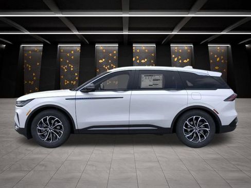 New 2026 Lincoln Nautilus Premier AWD/4WD image 3