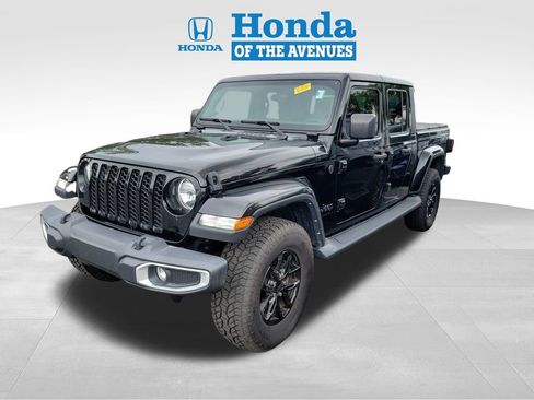 Used 2023 Jeep Gladiator Sport AWD/4WD image 3