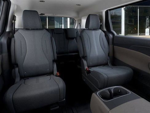 New 2026 Kia Carnival LX FWD image 16