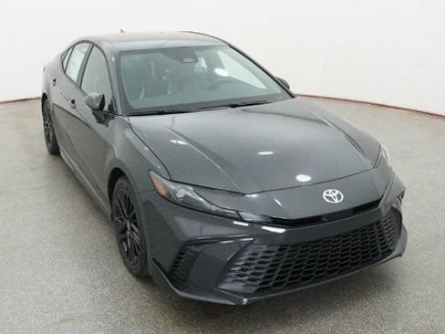 New 2026 Toyota Camry Hybrid FWD image 26