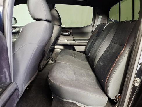 Used 2020 Toyota Tacoma TRD Sport AWD/4WD image 10