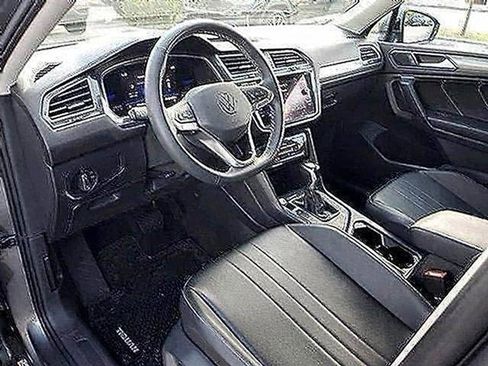 Used 2022 Volkswagen Tiguan SE image 21