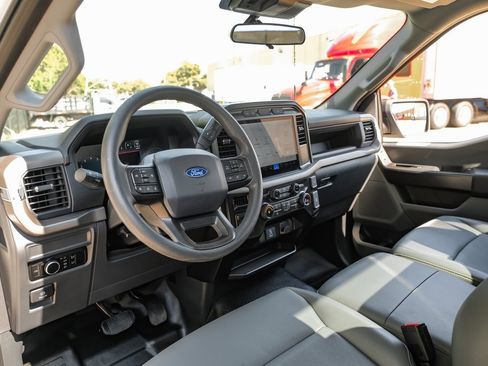 Used 2024 Ford F150 XL image 2