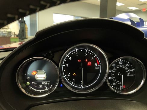 Used 2025 MAZDA MX-5 Miata Club image 15