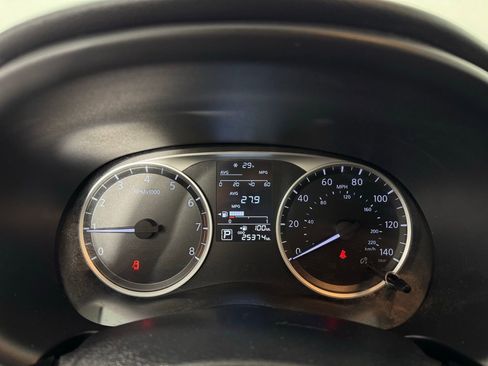 Used 2021 Nissan Kicks S image 19