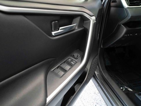 Used 2024 Toyota RAV4 SE w/ Convenience Package AWD/4WD image 7