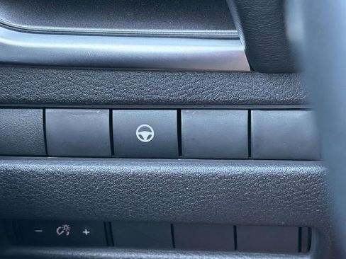 Used 2022 Nissan Rogue SV AWD/4WD image 23