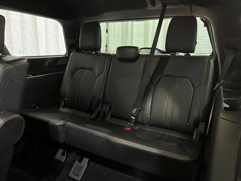 Used 2022 Ford Expedition Platinum AWD/4WD image 12