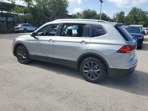 Certified 2023 Volkswagen Tiguan SE w/ Panoramic Sunroof Package AWD/4WD image 8