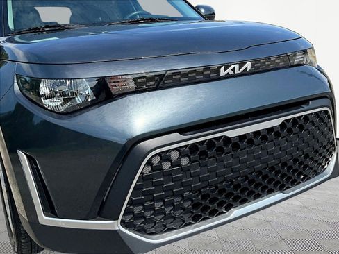 Used 2025 Kia Soul LX w/ LX Technology Package FWD image 32
