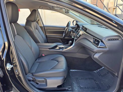 Used 2020 Toyota Camry SE FWD image 14