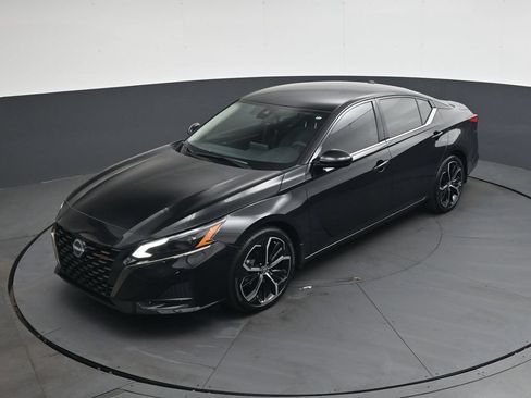 Certified 2025 Nissan Altima 2.5 SR FWD image 42