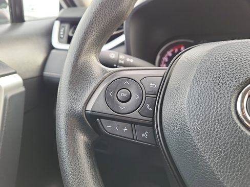 Used 2025 Toyota RAV4 XLE image 19