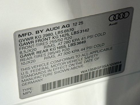 New 2025 Audi SQ6 e-tron Prestige image 29