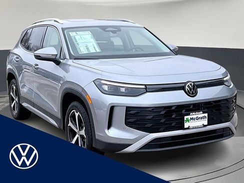 New 2026 Volkswagen Tiguan SE image 1