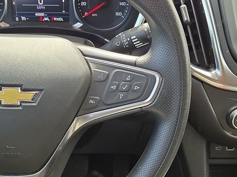 Used 2021 Chevrolet Equinox LT image 19