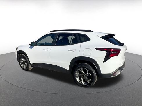 Used 2025 Chevrolet Trax LT image 10