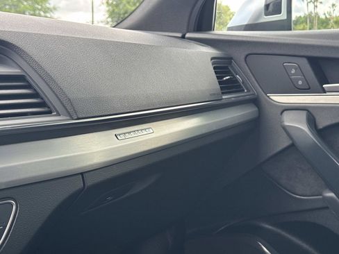 Used 2019 Audi SQ5 Premium Plus w/ Premium Plus Package AWD/4WD image 26