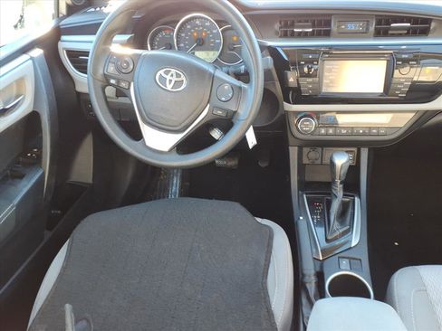Used 2015 Toyota Corolla LE image 12