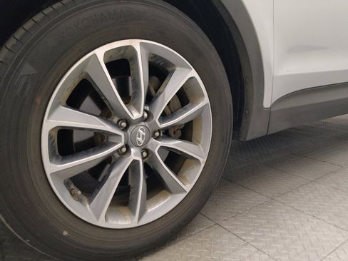 Used 2019 Hyundai Santa Fe XL SE FWD image 31