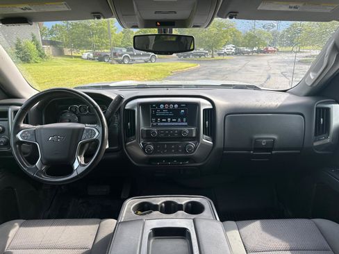 Used 2018 Chevrolet Silverado 1500 LT AWD/4WD image 2