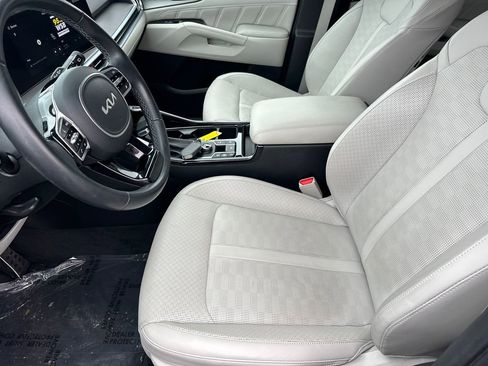 Used 2024 Kia Sorento SX image 9