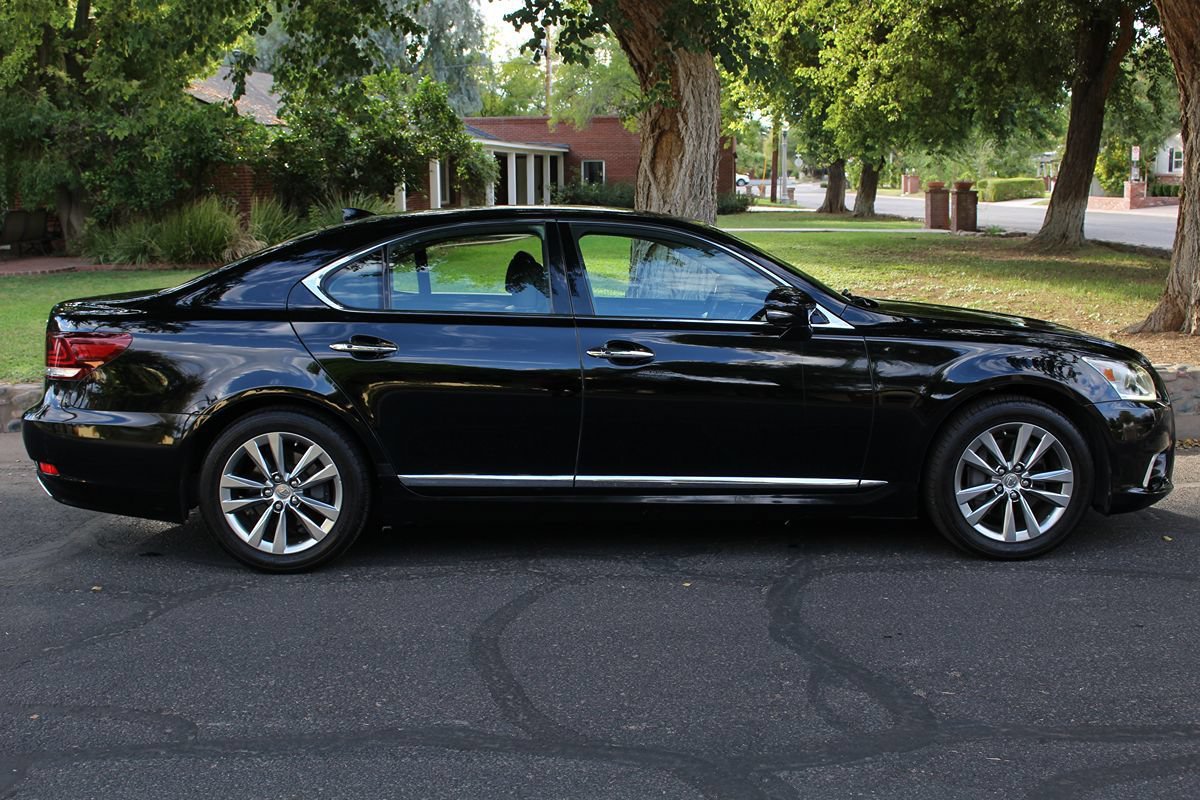 Used 2014 Lexus LS 460 w/ Comfort Package RWD image 3