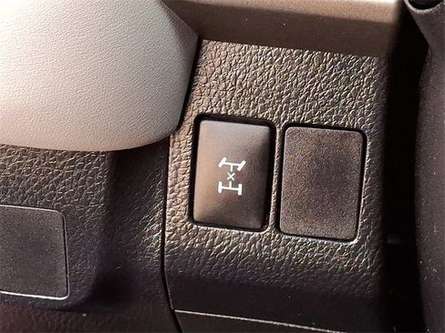 Used 2015 Toyota RAV4 XLE image 26