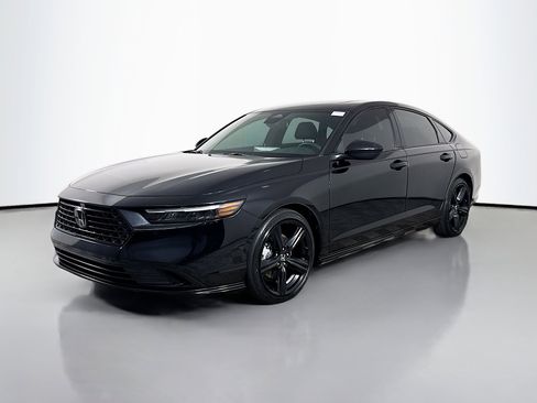 Used 2023 Honda Accord Sport image 4
