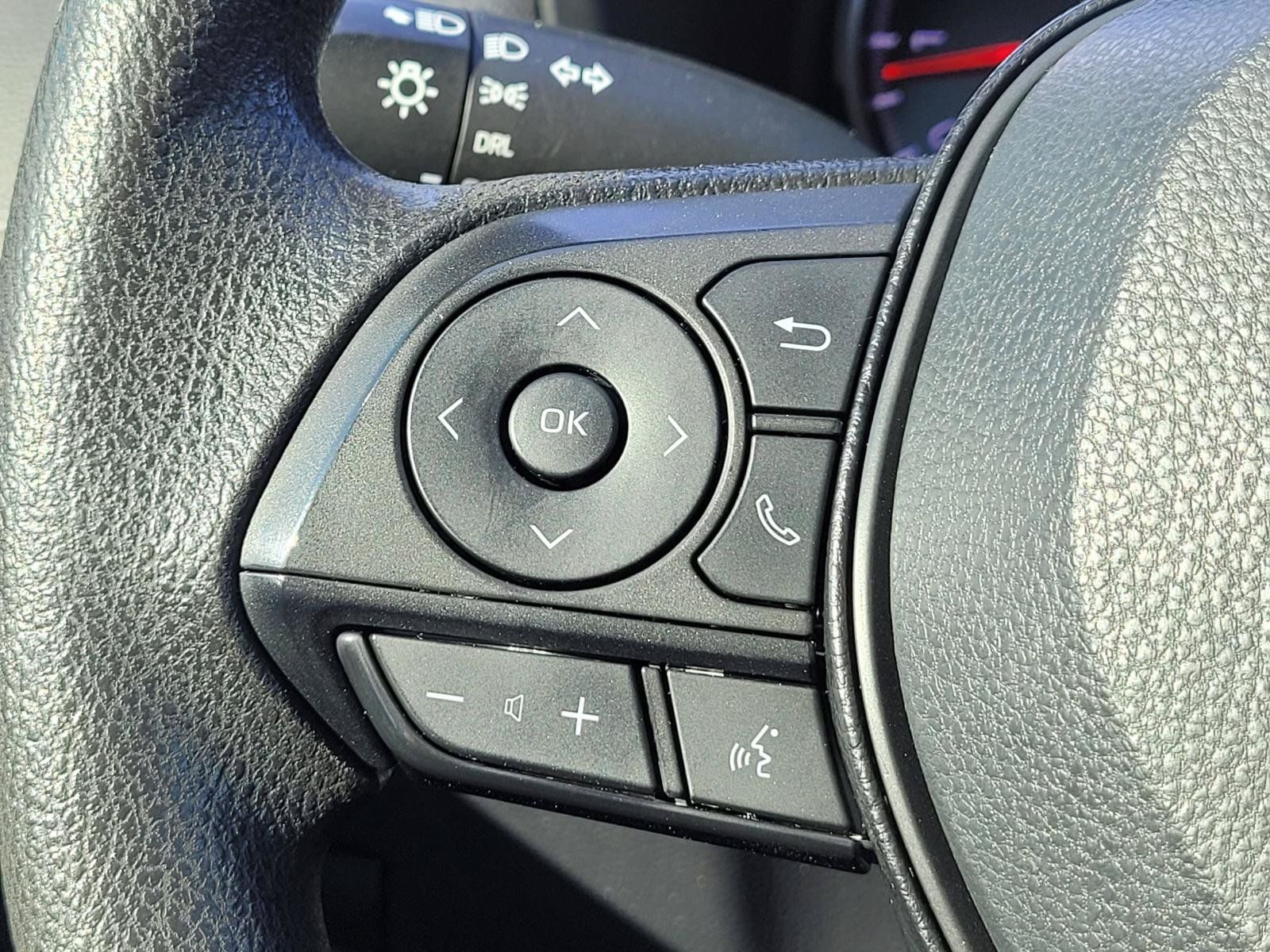Used 2022 Toyota RAV4 LE AWD/4WD image 9