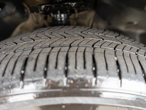 Certified 2023 Kia Sorento EX image 37