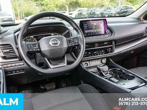 Used 2025 Nissan Rogue SV image 27