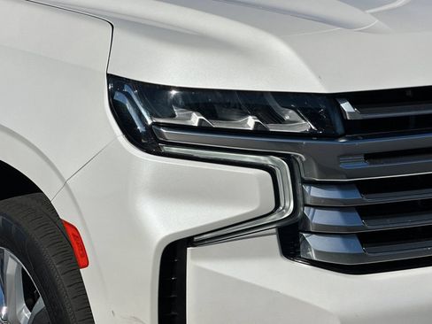 Used 2021 Chevrolet Suburban High Country w/ Premium Package AWD/4WD image 46