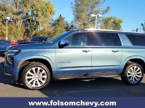 New 2026 Chevrolet Suburban Premier image 7