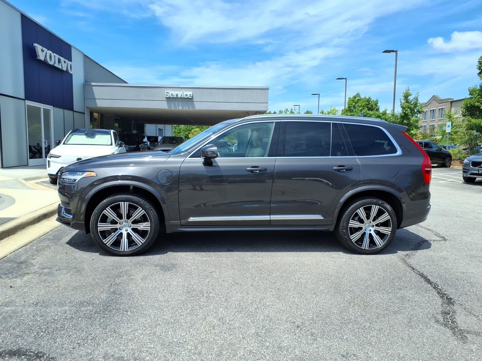 Certified 2024 Volvo XC90 T8 Plus w/ Protection Package Premier AWD/4WD image 8