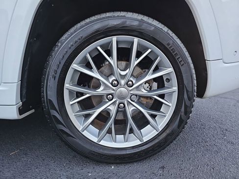 Certified 2022 Jeep Grand Cherokee Summit w/ Adv Protech Group IV image 31