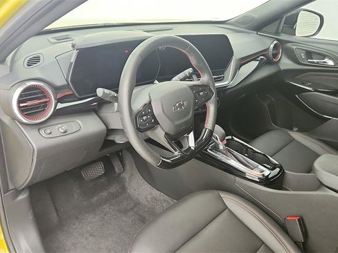 Certified 2024 Chevrolet Trax RS w/ Sunroof Package image 14