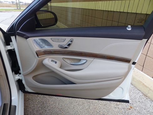 Used 2016 Mercedes-Benz S 550 4MATIC Sedan image 44
