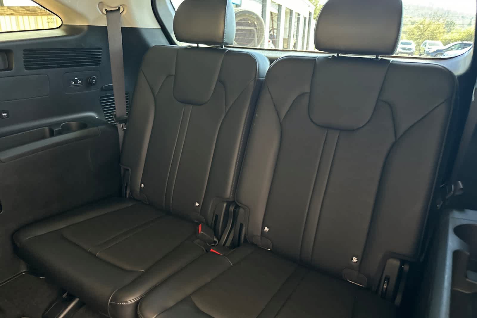Used 2025 Kia Sorento S AWD/4WD image 16