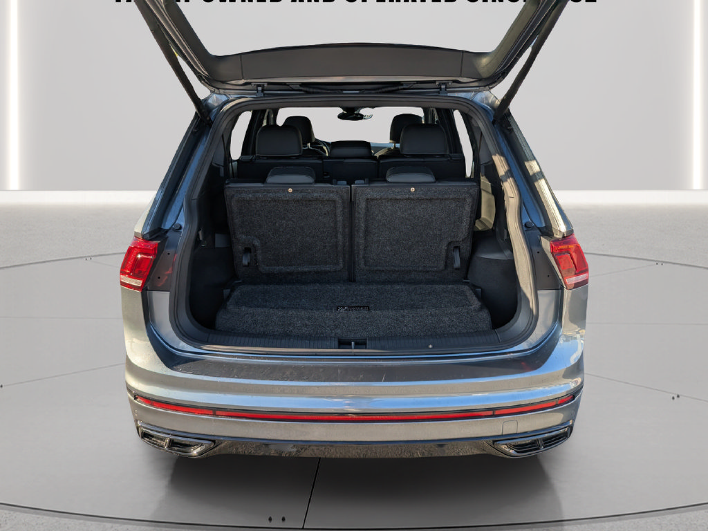 Certified 2023 Volkswagen Tiguan SE R-Line FWD image 9