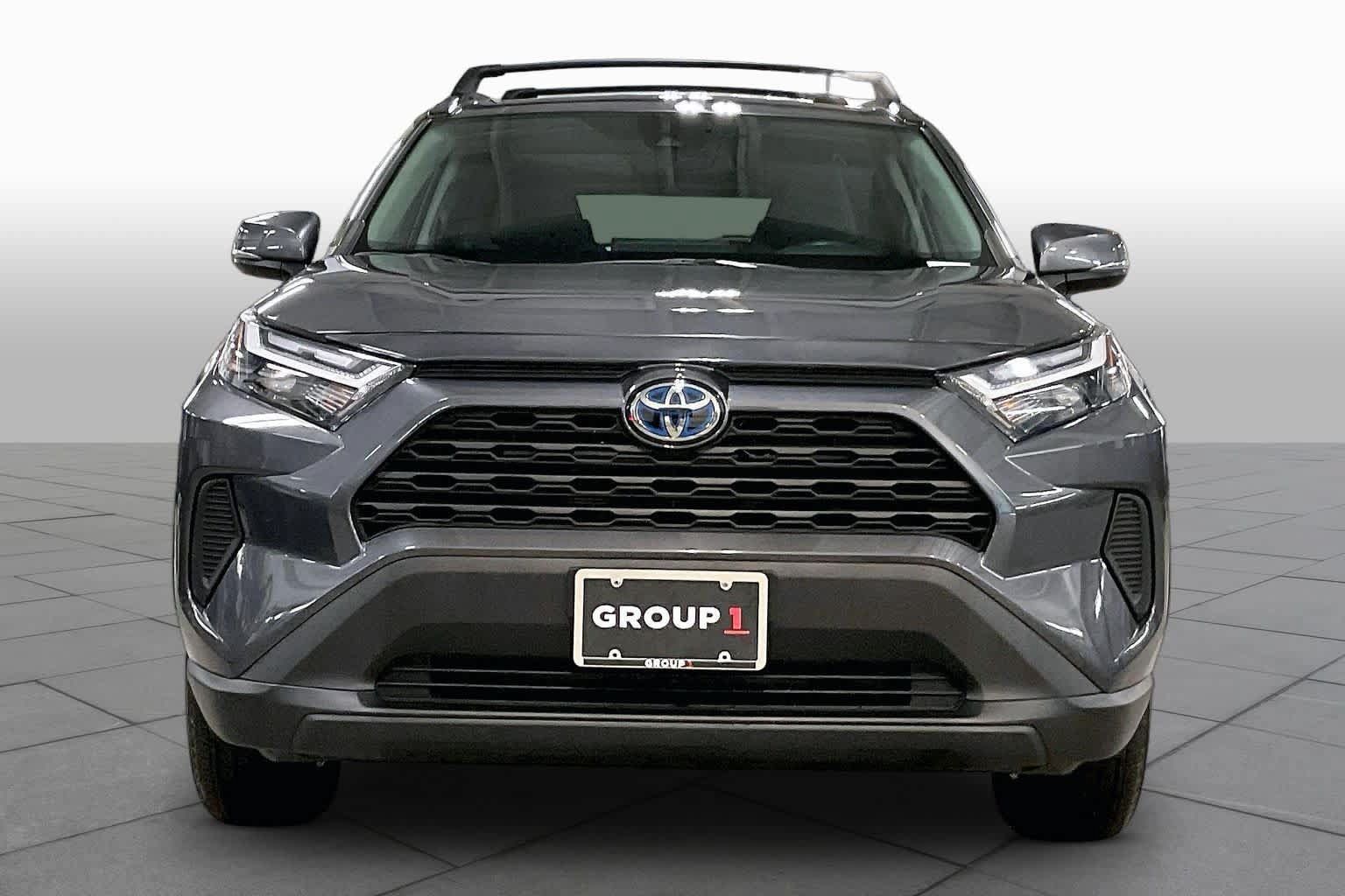 Used 2024 Toyota RAV4 XLE AWD/4WD image 4