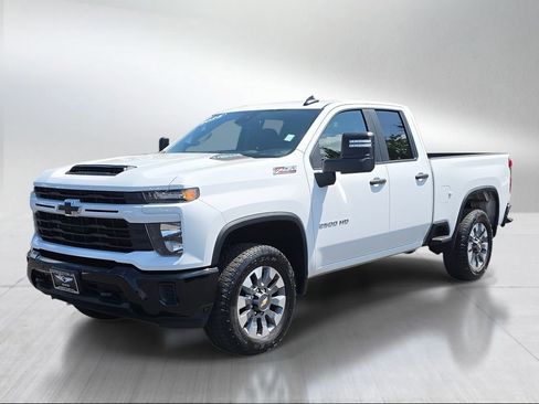 Used 2025 Chevrolet Silverado 2500 Custom w/ Custom Value Package AWD/4WD image 7