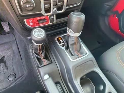 Used 2021 Jeep Gladiator Mojave AWD/4WD image 33